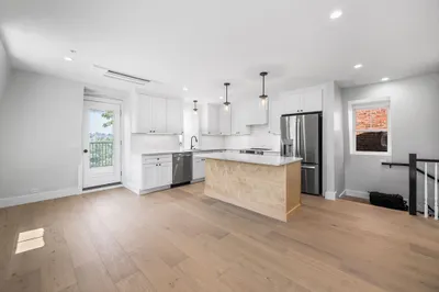 3 Franklin St #4