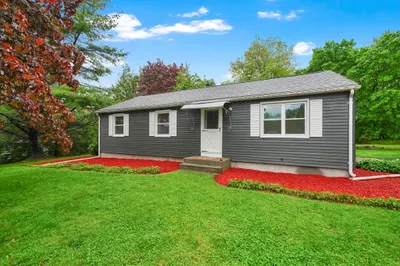 5 Tracy Dr 1