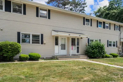 55 Meadowlark Ln #55 1