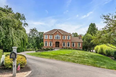 31 Burbank Road 1
