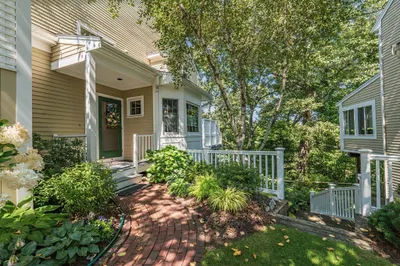 8 Parker Ridge Way #8 1