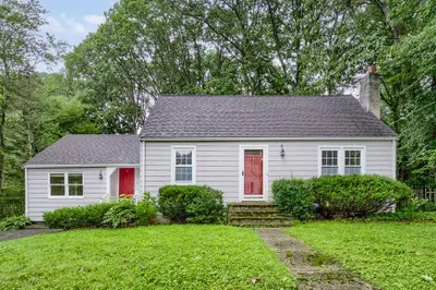 33 Colonial Road