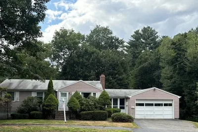 19 Lee Cir
