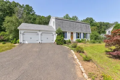 1008 Russell Rd 1