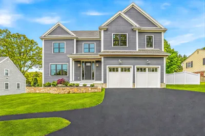 18 Avon Circle 1