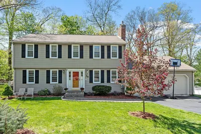 24 Red Coat Rd