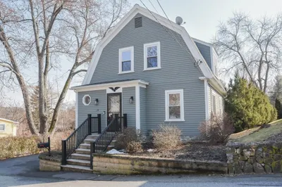 16 Carleton Ave 1