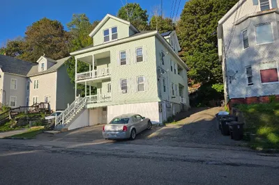 190 Pine St 1