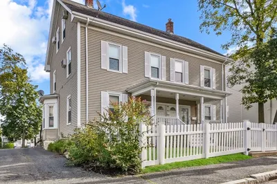 28 Robbins St #2