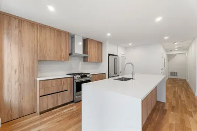 6 Gen Devine Way #2 1
