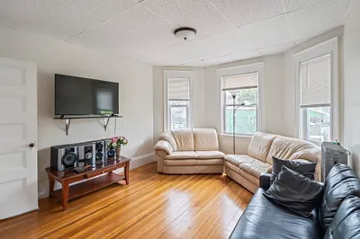 105 Walnut St #3