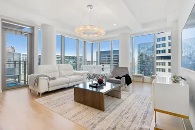 133 Seaport Blvd #2008
