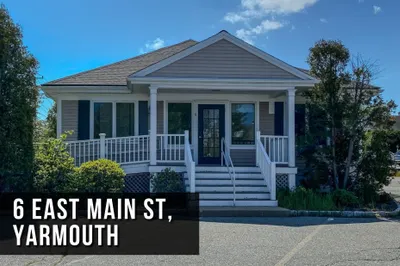6 E Main St