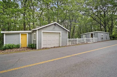 313 Whiley Rd + 0 York Trail 1