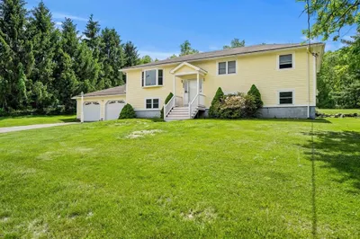 240 Hampstead St 1