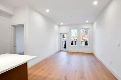 105 Sea Street #103 1