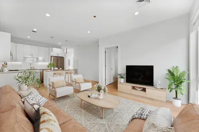 420 W Broadway #205