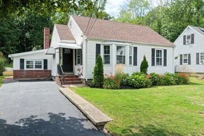 40 Oneida Ave
