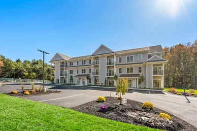 242 Main St #101 1