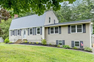 8 Hyacinth Dr 1