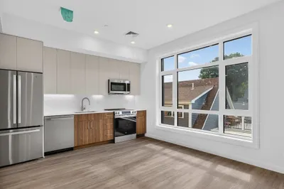 13 Warwick St #303 1