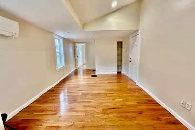 8 Allen St #2