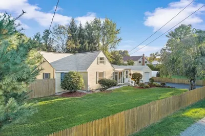 14 Tyler Ave 1