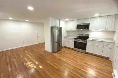197 W Wyoming Ave #3 1