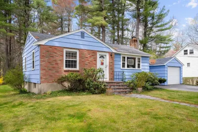 5 Hamlin Lane