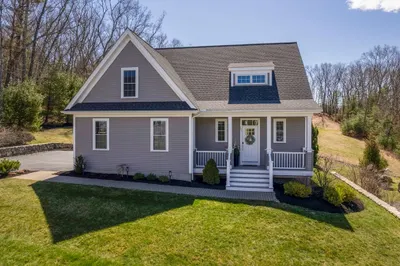 135 Black Horse Place #1 1