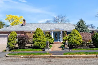 6 Melina Rd