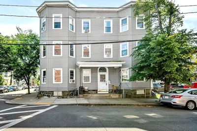 61 Shurtleff St #4