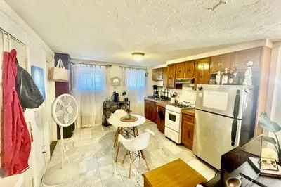 288 Hanover Street #3