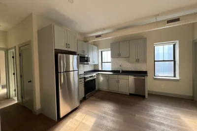 160 Seabury St #5
