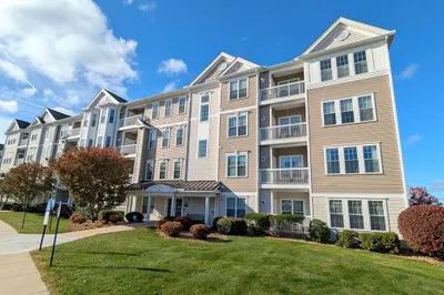 87 Clocktower Dr #2207