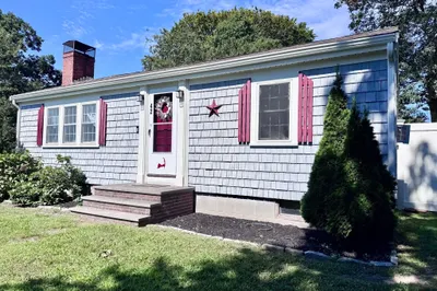 42 Vineyard Ave 1