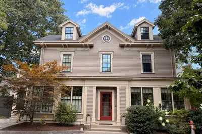 1-7 Brattle Cir` Cir #1 1