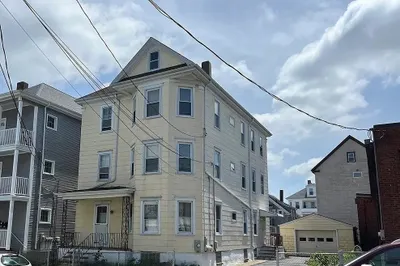 90 Hathaway St #3 1