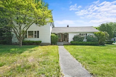 78 Labelle Cir 1