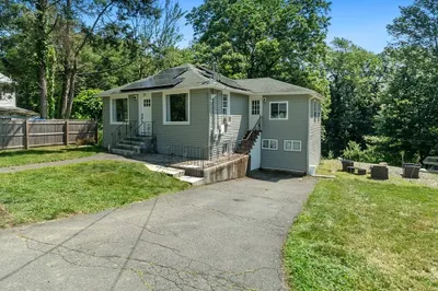 20 Clara St