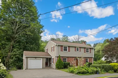 58 Oak St 1