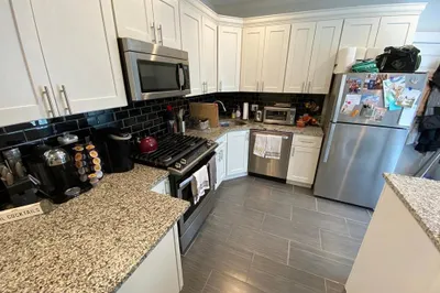 218 West 6th St #2