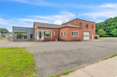 2019 Bridge St 1