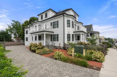 8 Sycamore St #8C 1