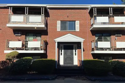 40 Colonial Drive #3 1
