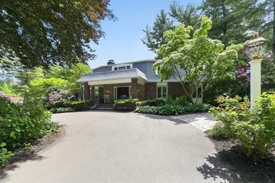 1 Grist Mill Lane 1