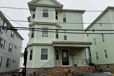 105 16th St 1