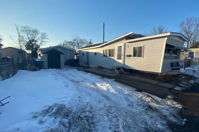 16 Pioneer Way 1