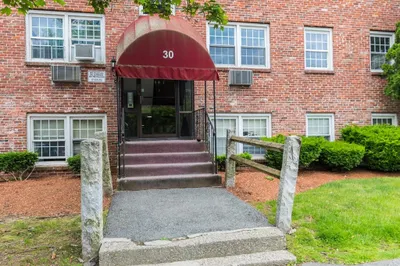 30 Danbury Dr #8