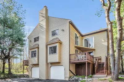 158 Captain Eames Cir #158
